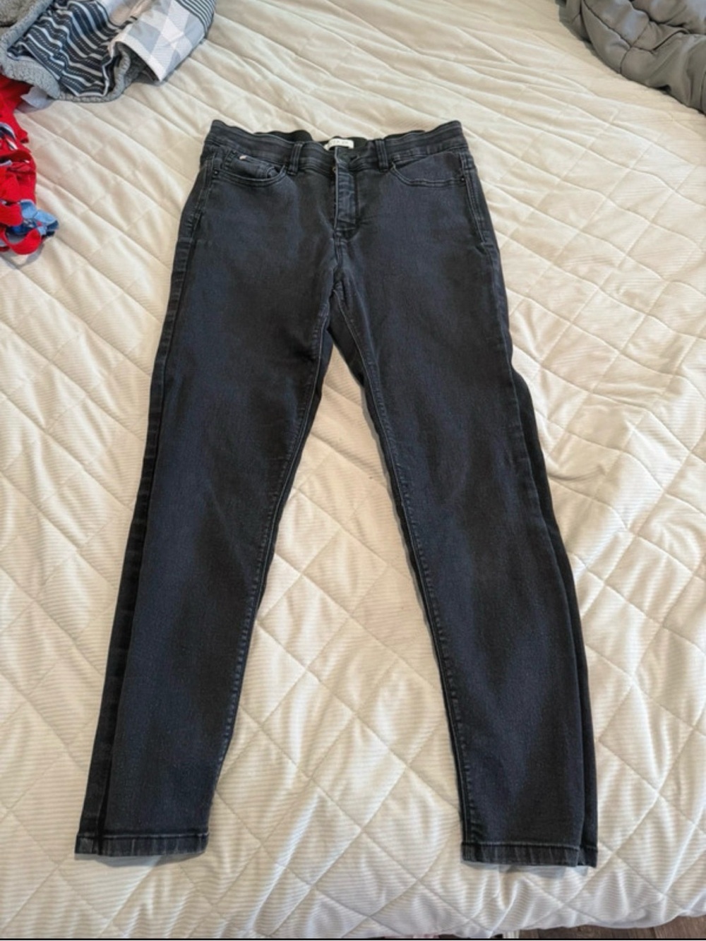 Slim Black Women's Skinny Jeans with Stretch
